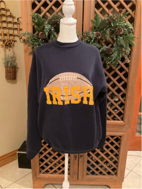 Vintage MV Sport Navy Notre Dame Fighting Irish crewneck sweatshirt XL